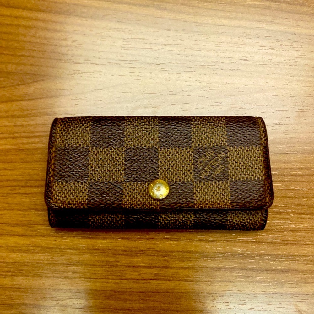 Authentic Louis Vuitton Damier Ebene 4 key holder